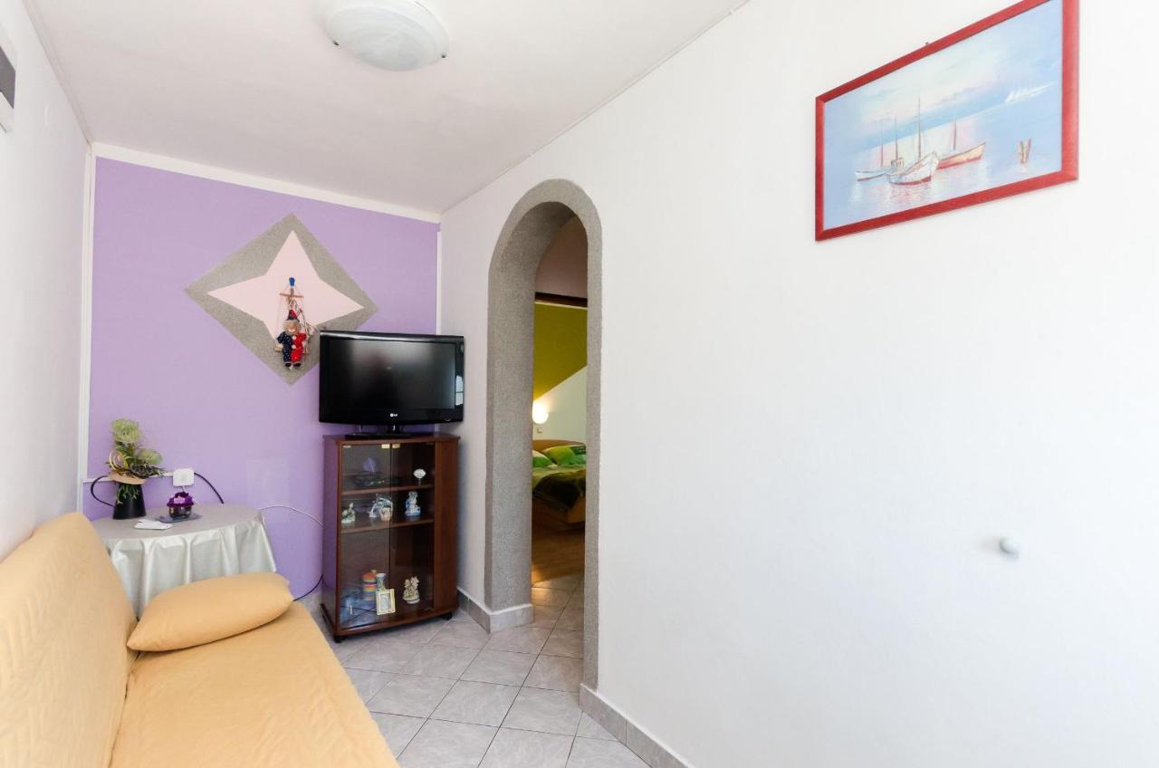 Apartments Albina โลปาร์ ภายนอก รูปภาพ